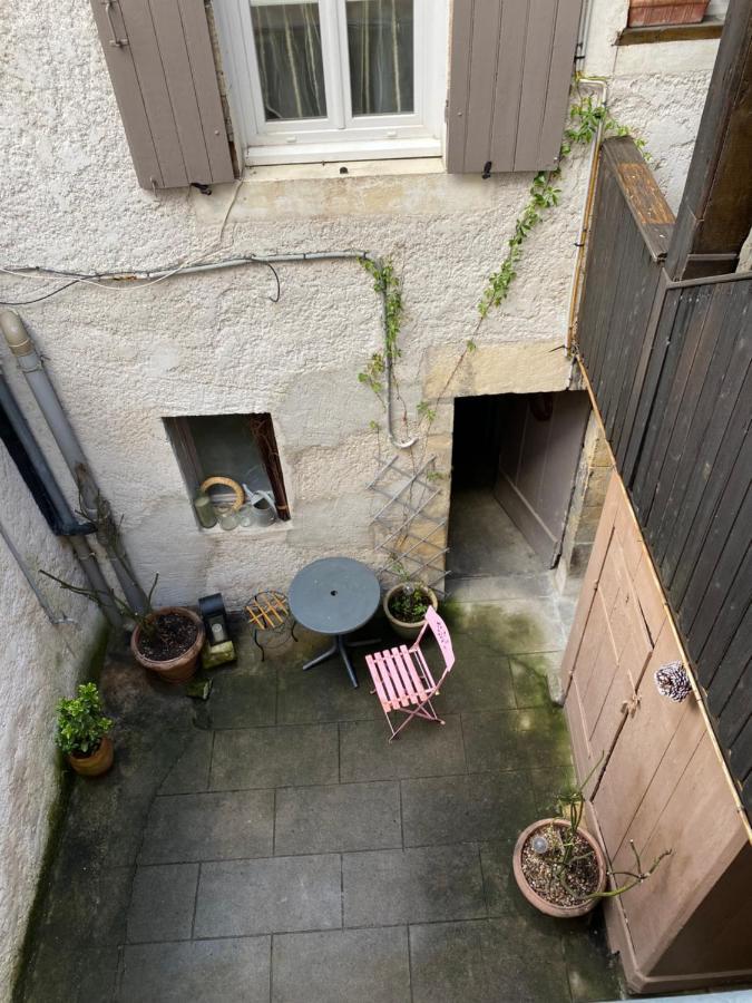 Le Puits Du Bourg Apartment Nevers Exterior photo