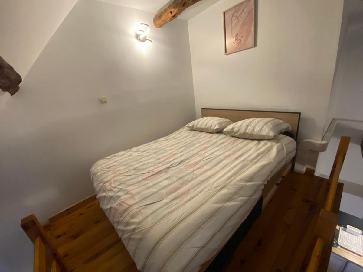 Le Puits Du Bourg Apartment Nevers Exterior photo